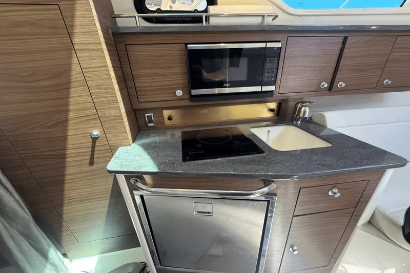 Slide: The Image of Boston Whaler 325 Conquest 2022 - 10