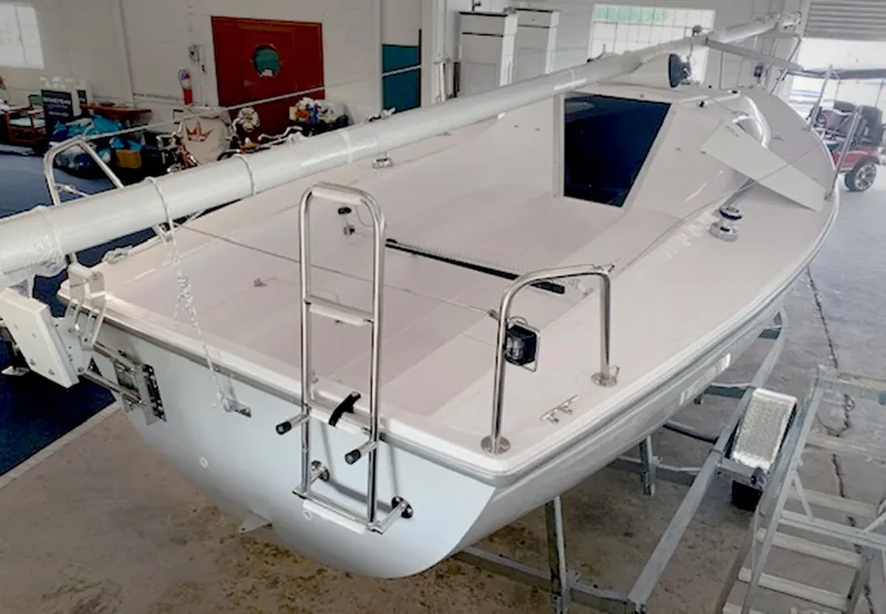 Slide: The Image of 2022 Catalina Capri 22 - Cockpit view - 5