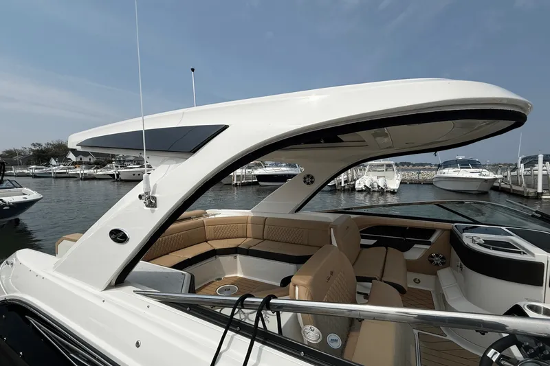Slide: The Image of Sea Ray SLX 310 2025 - 8