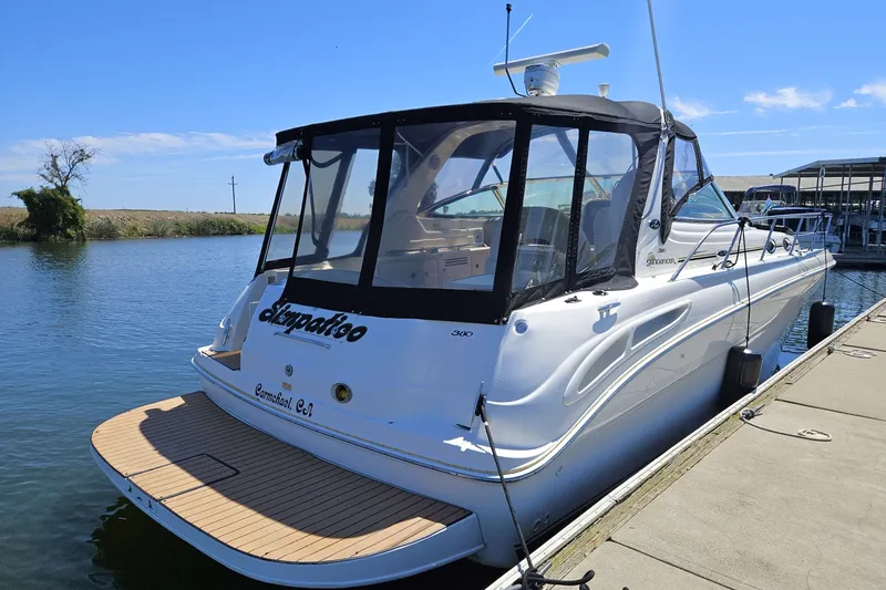 Slide: The Image of Sea Ray 380 Sundancer 2003 - 11