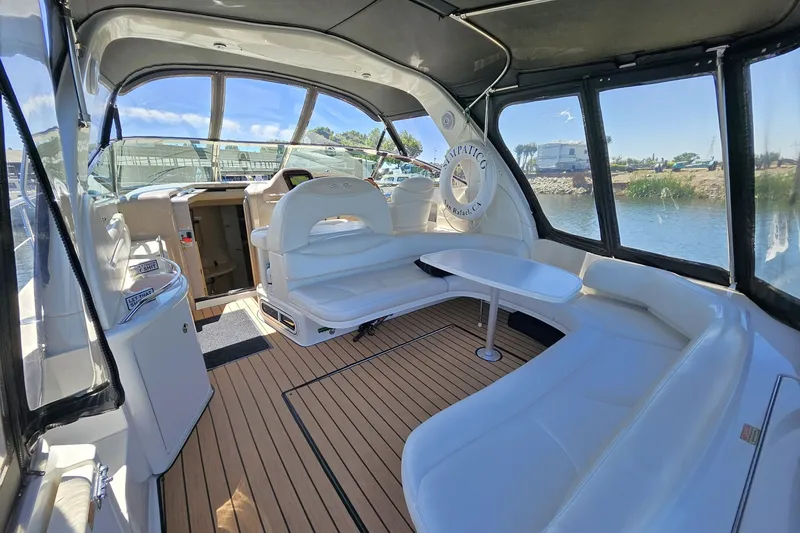 Slide: The Image of Sea Ray 380 Sundancer 2003 - 13