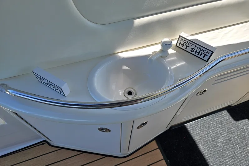 Slide: The Image of Sea Ray 380 Sundancer 2003 - 15
