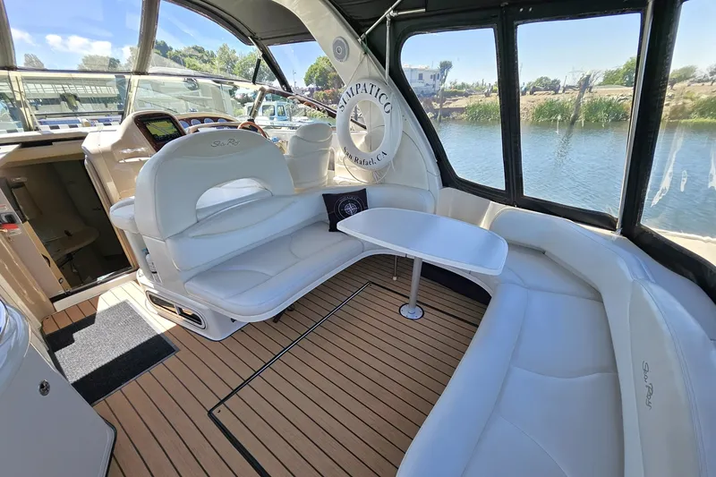 Slide: The Image of Sea Ray 380 Sundancer 2003 - 16