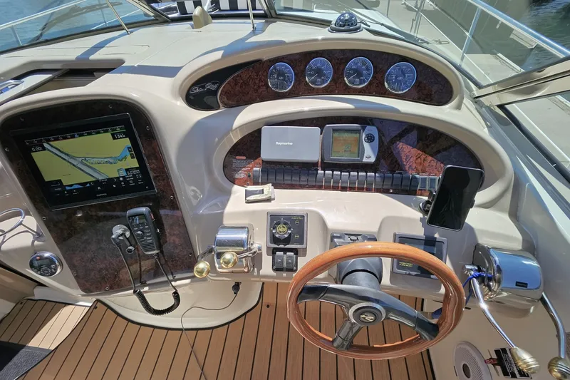 Slide: The Image of Sea Ray 380 Sundancer 2003 - 21