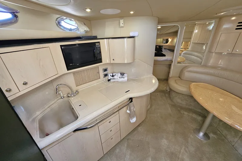 Slide: The Image of Sea Ray 380 Sundancer 2003 - 25
