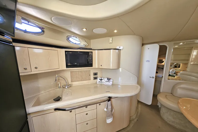 Slide: The Image of Sea Ray 380 Sundancer 2003 - 26