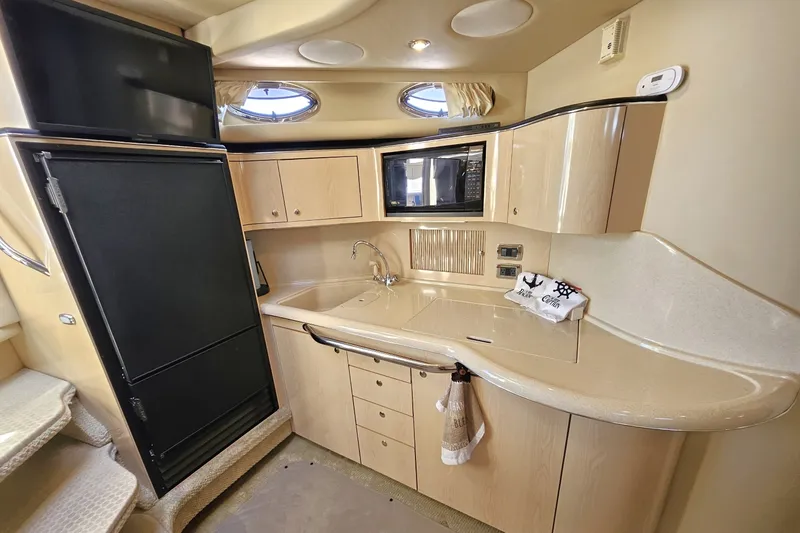 Slide: The Image of Sea Ray 380 Sundancer 2003 - 27