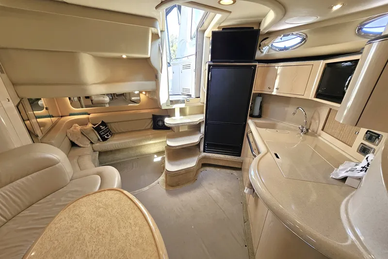Slide: The Image of Sea Ray 380 Sundancer 2003 - 28