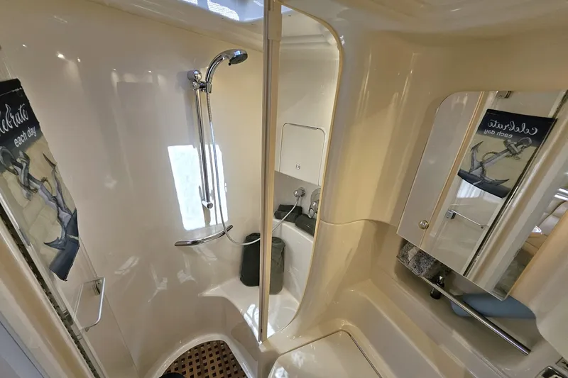 Slide: The Image of Sea Ray 380 Sundancer 2003 - 32