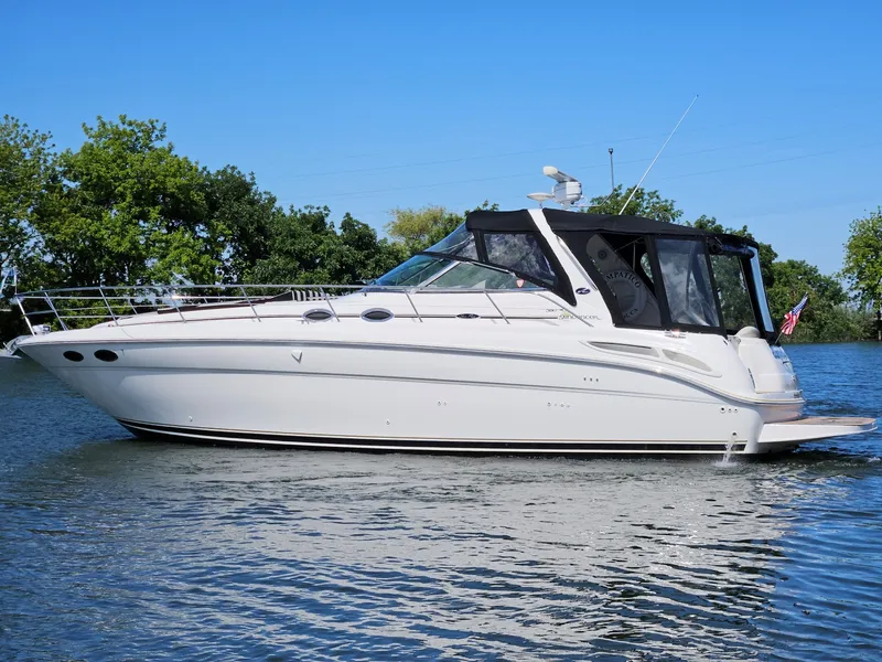 Slide: The Image of Sea Ray 380 Sundancer 2003 - 4