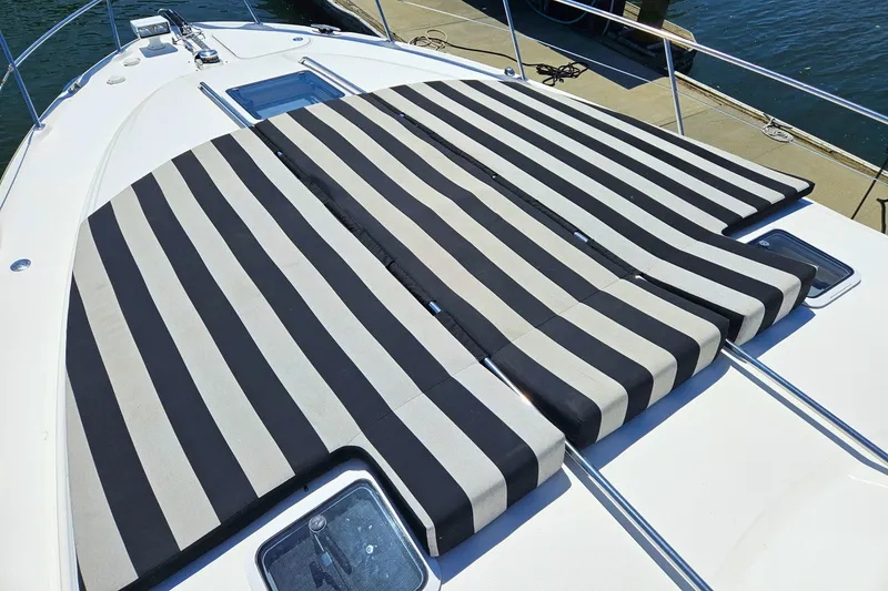 Slide: The Image of Sea Ray 380 Sundancer 2003 - 8