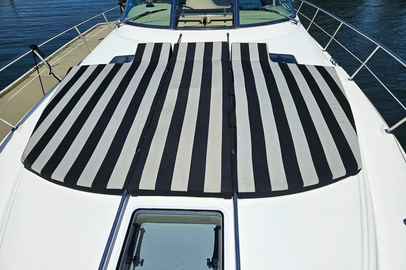 Slide: The Image of Sea Ray 380 Sundancer 2003 - 9