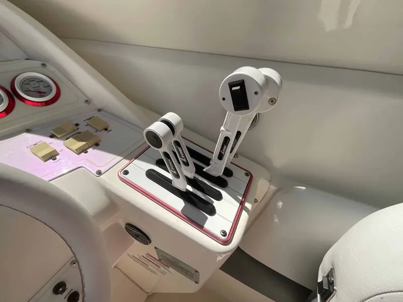 Slide: The Image of Wellcraft 33 Scarab AVS 2001 - 24