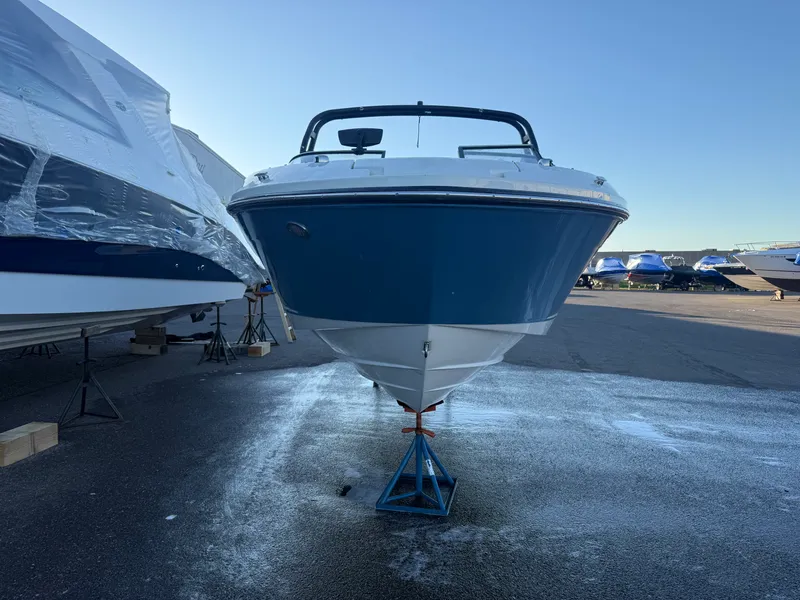 Slide: The Image of Sea Ray 230 SLX 2020 - 2
