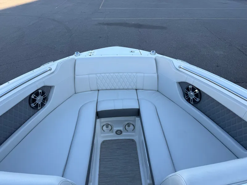 Slide: The Image of Sea Ray 230 SLX 2020 - 22