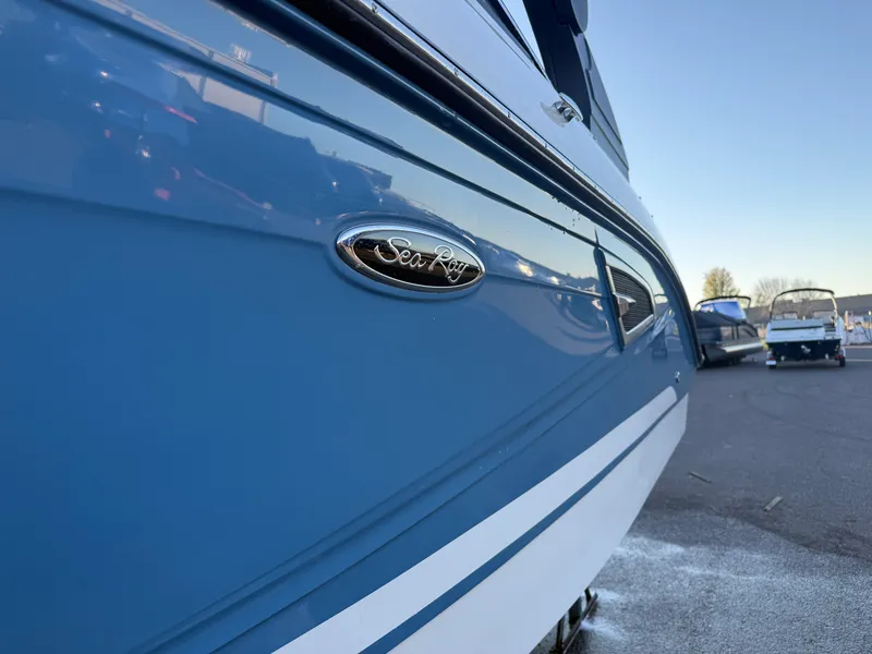 Slide: The Image of Sea Ray 230 SLX 2020 - 6