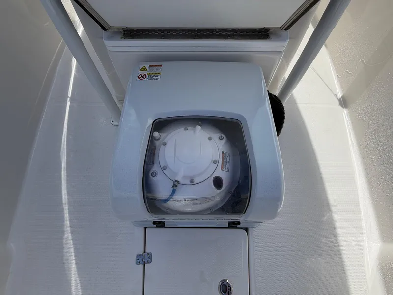 Slide: The Image of Sailfish 290 CC 2023 - 16