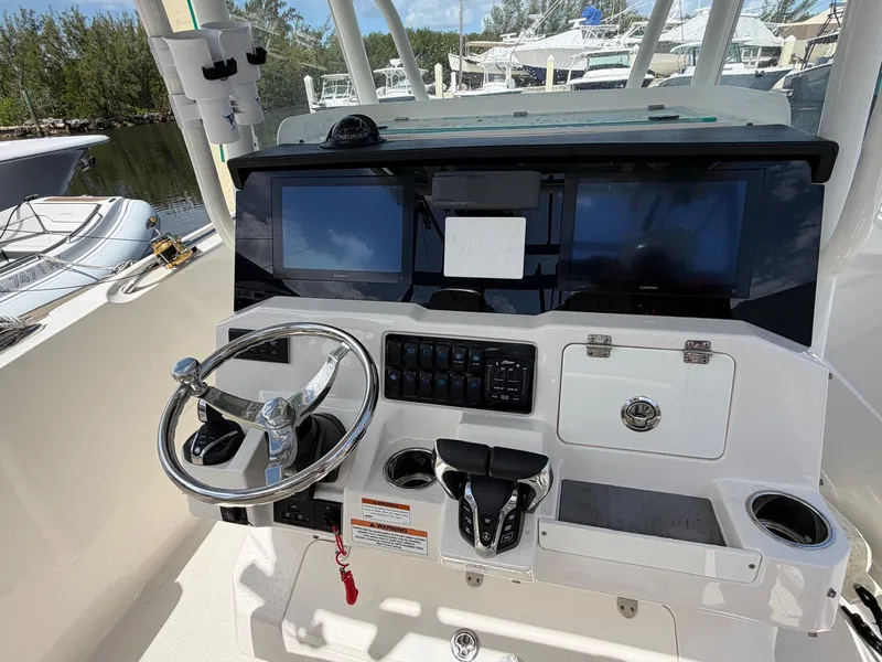 Slide: The Image of Sailfish 290 CC 2023 - 19