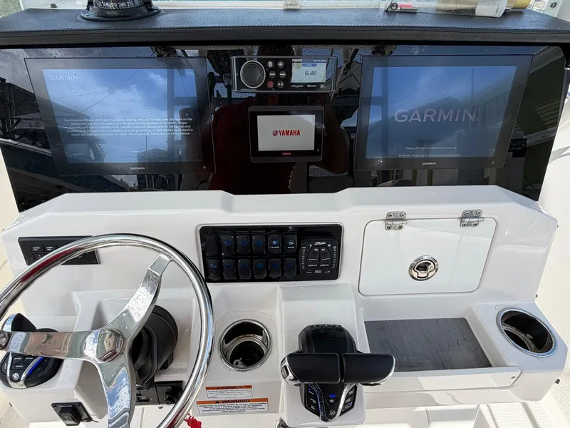Slide: The Image of Sailfish 290 CC 2023 - 20
