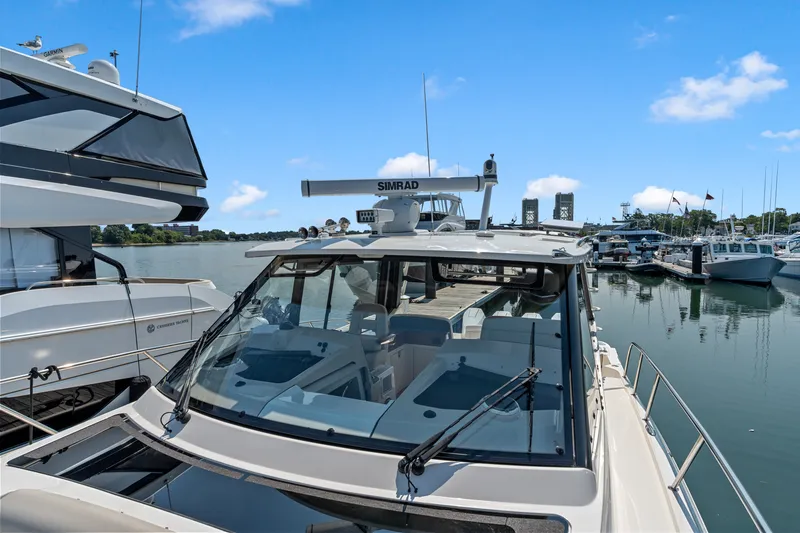 Slide: The Image of Boston Whaler 405 Conquest 2026 - 49
