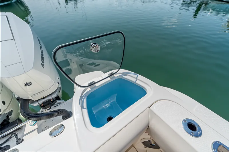 Slide: The Image of Boston Whaler 405 Conquest 2026 - 10