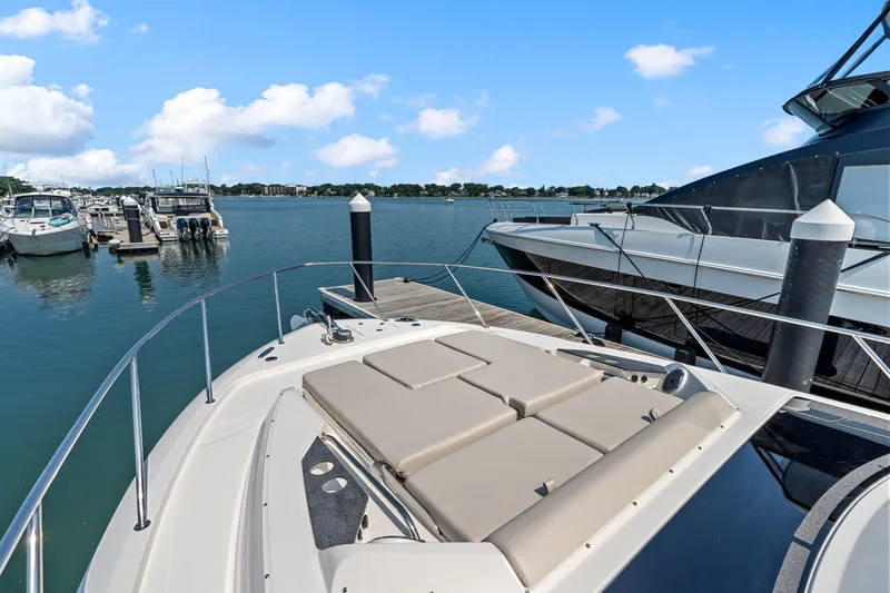 Slide: The Image of Boston Whaler 405 Conquest 2026 - 48