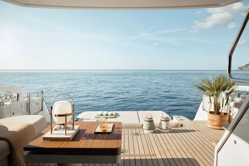 Slide: The Image of Azimut 62 FLY 2026 - 3