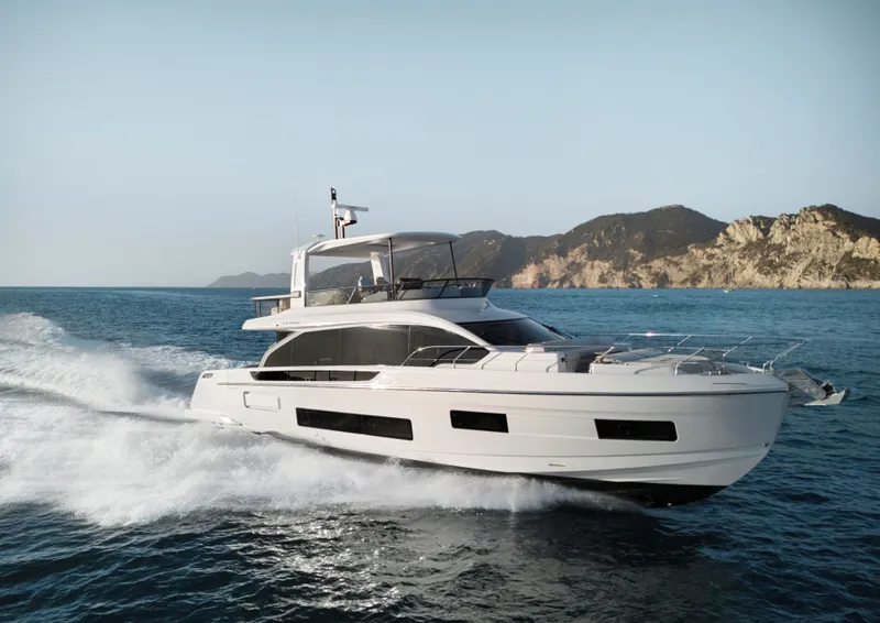 Slide: The Image of Azimut 62 FLY 2026 - 5