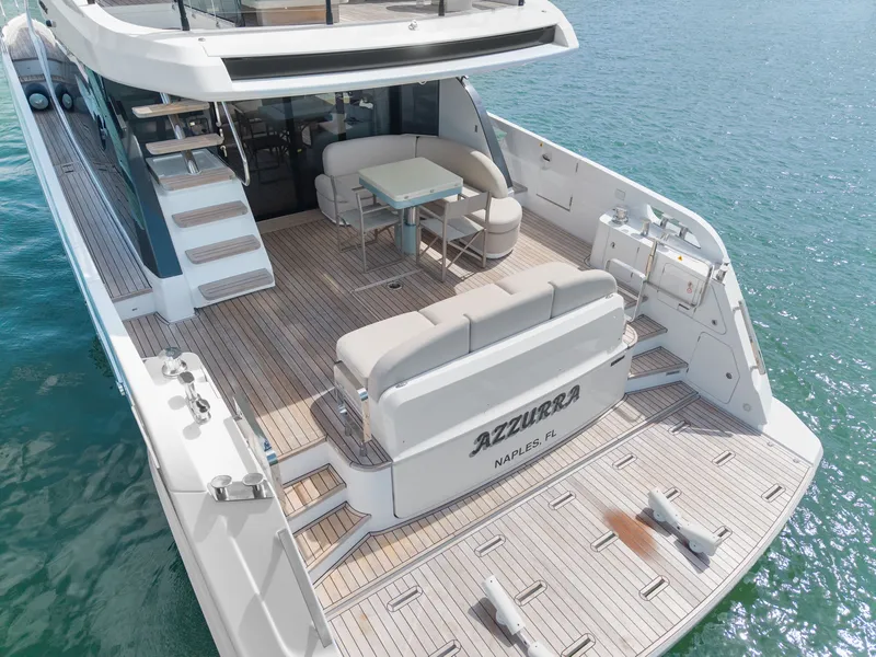 Slide: The Image of Azimut FLY 62 2026 - 10