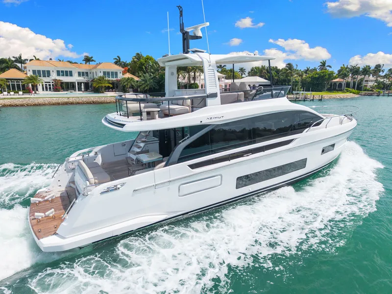 Slide: The Image of Azimut FLY 62 2026 - 15