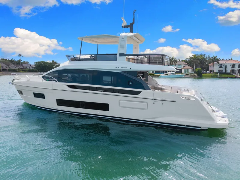 Slide: The Image of Azimut FLY 62 2026 - 2