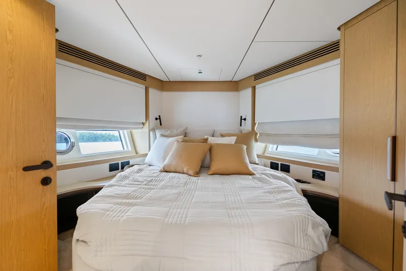 Slide: The Image of Azimut FLY 62 2026 - 21