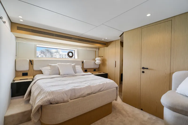 Slide: The Image of Azimut FLY 62 2026 - 28