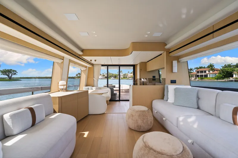 Slide: The Image of Azimut FLY 62 2026 - 31