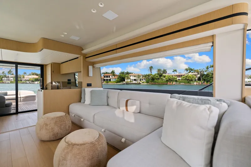 Slide: The Image of Azimut FLY 62 2026 - 32