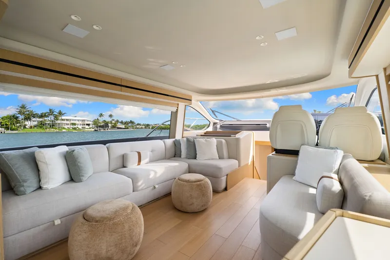 Slide: The Image of Azimut FLY 62 2026 - 34