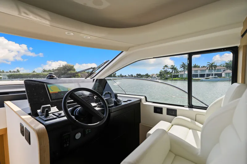 Slide: The Image of Azimut FLY 62 2026 - 39