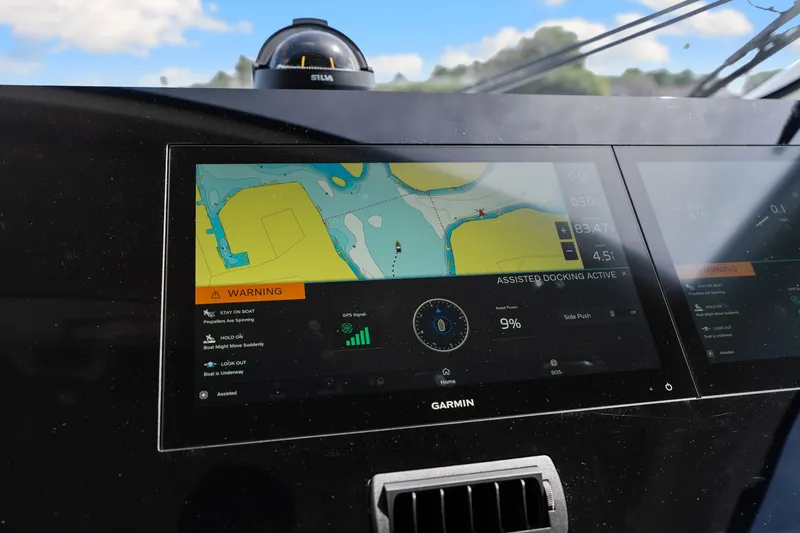 Slide: The Image of Azimut FLY 62 2026 - 42