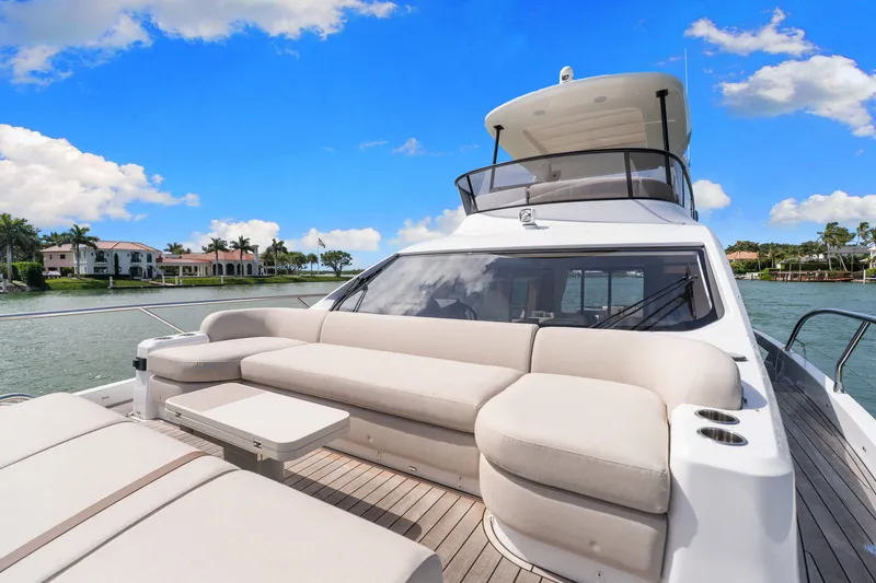 Slide: The Image of Azimut FLY 62 2026 - 50