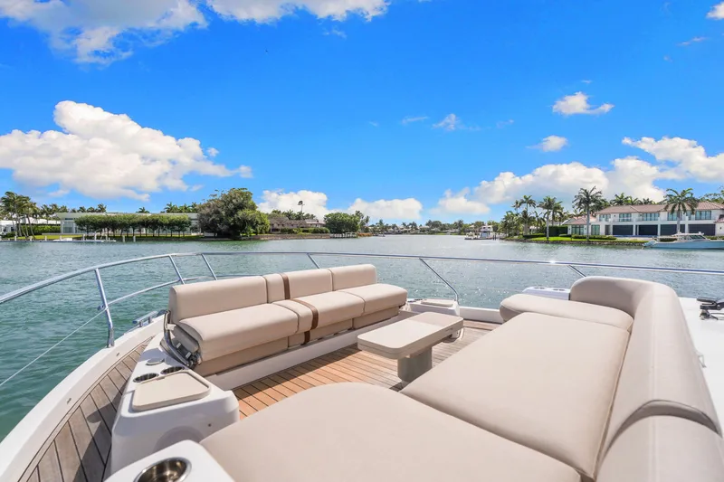 Slide: The Image of Azimut FLY 62 2026 - 52