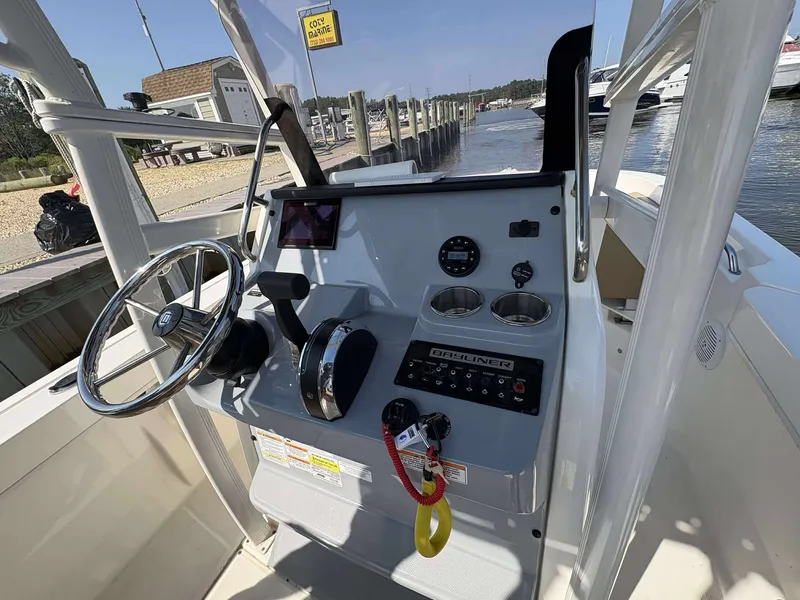 Slide: The Image of Bayliner T20CC 2022 - 5