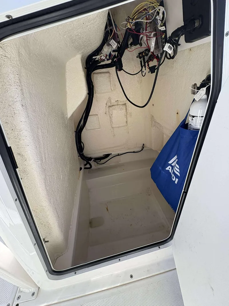 Slide: The Image of Bayliner T20CC 2022 - 16