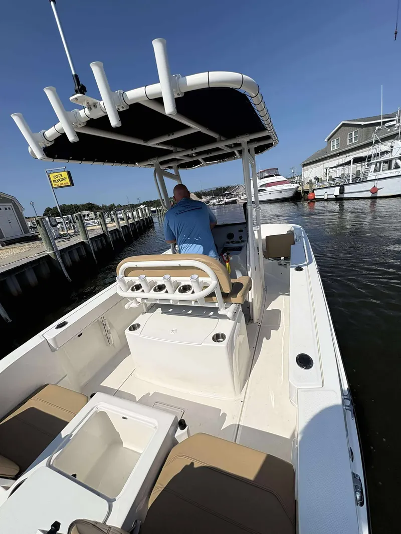 Slide: The Image of Bayliner T20CC 2022 - 13