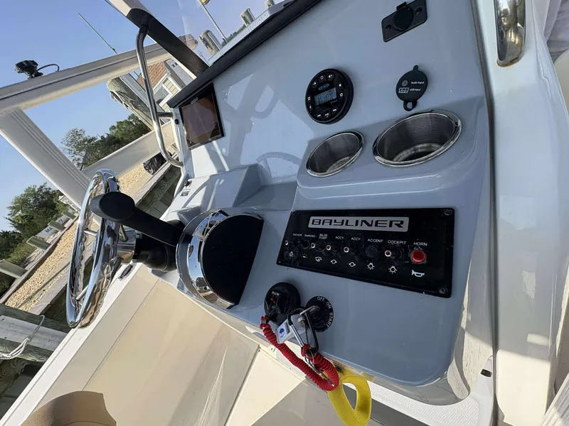 Slide: The Image of Bayliner T20CC 2022 - 21