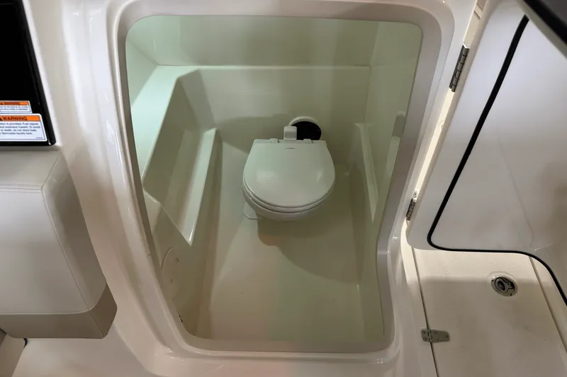 Slide: The Image of Boston Whaler 240 Vantage 2025 - 56