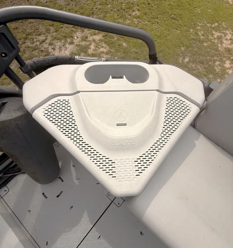 Slide: The Image of Sea-Doo Switch Sport 21' 2022 - 15