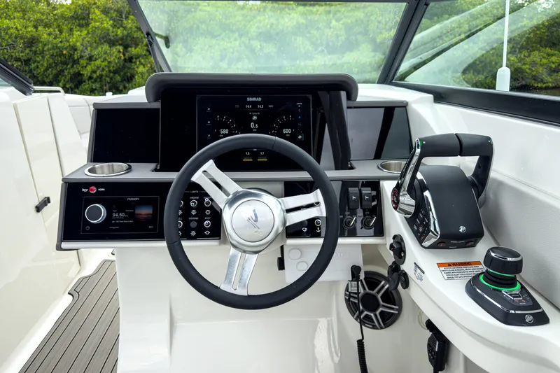 Slide: The Image of Sea Ray SDX 290 Outboard 2026 - 11