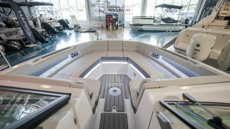 Slide: The Image of Sea Ray SLX 310 Outboard 2026 - 10