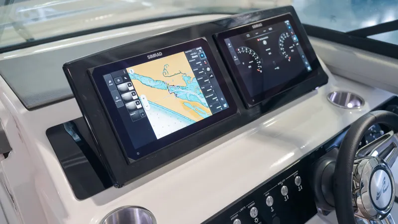 Slide: The Image of Sea Ray SLX 310 Outboard 2026 - 16