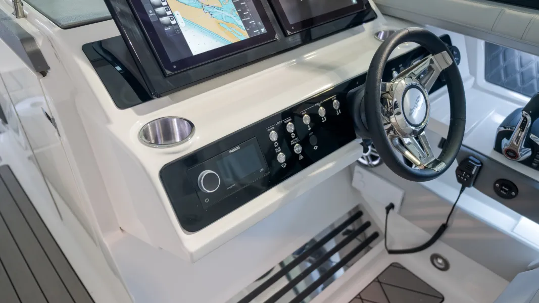 Slide: The Image of Sea Ray SLX 310 Outboard 2026 - 17
